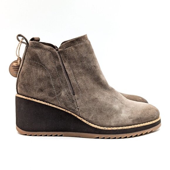 Sofft Women Emeree Taupe Waterproof Suede Flexible Ankle Boots size 11 - Picture 8 of 9